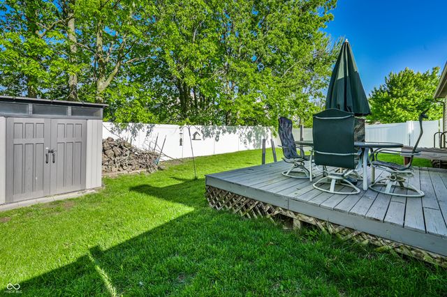1952 Central Park Boulevard W, Greenwood, IN 46143