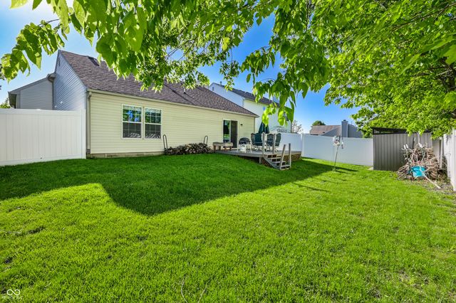 1952 Central Park Boulevard W, Greenwood, IN 46143
