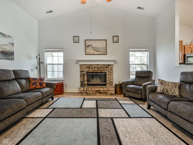 1952 Central Park Boulevard W, Greenwood, IN 46143