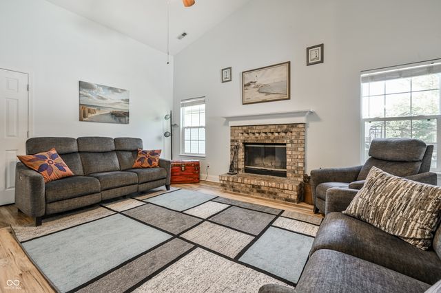 1952 Central Park Boulevard W, Greenwood, IN 46143