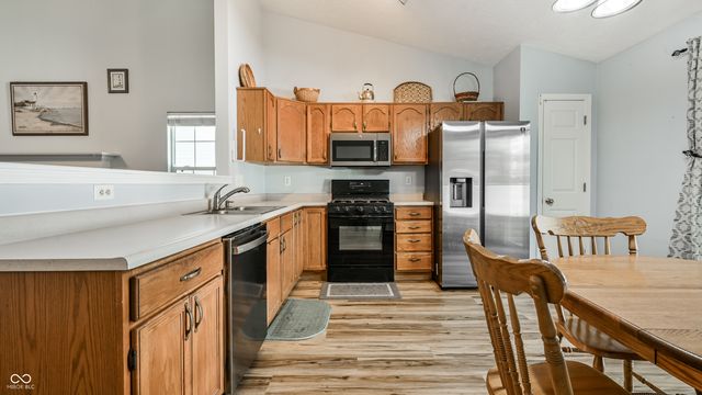 1952 Central Park Boulevard W, Greenwood, IN 46143