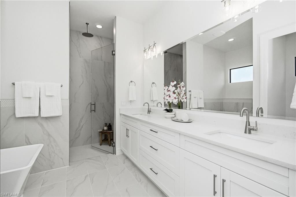 Image 19 of property listing at 5314 Bayshore AVE, Cape Coral, FL 33904