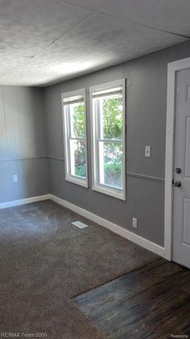 7128 Cherokee Avenue, Taylor, MI 48180