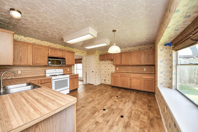 12318 Glenmeadow Drive, Stafford, TX 77477