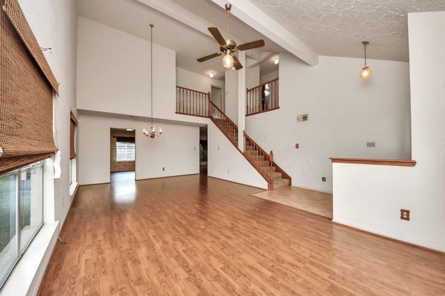 12318 Glenmeadow Drive, Stafford, TX 77477