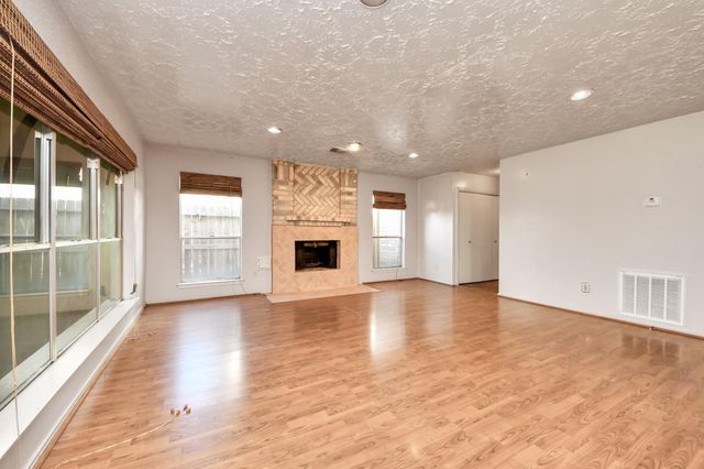 12318 Glenmeadow Drive, Stafford, TX 77477