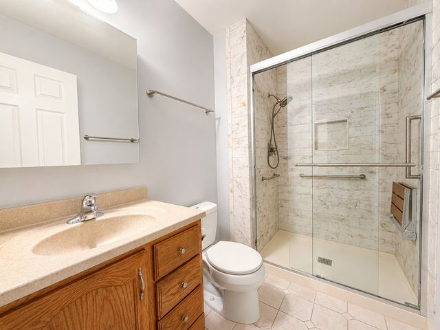 209 Briarheath Lane, Naperville, IL 60565