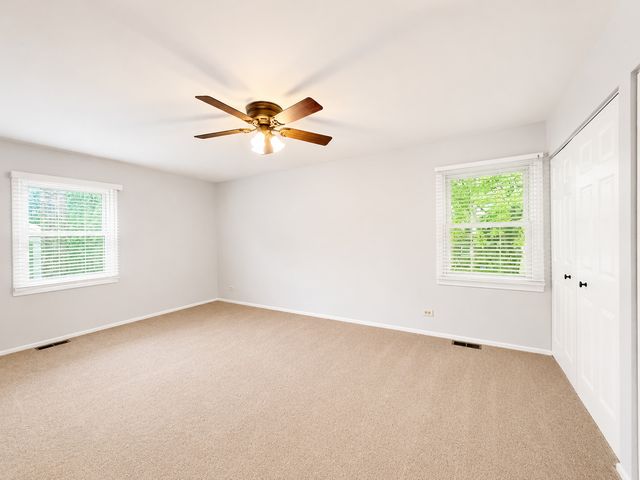 209 Briarheath Lane, Naperville, IL 60565