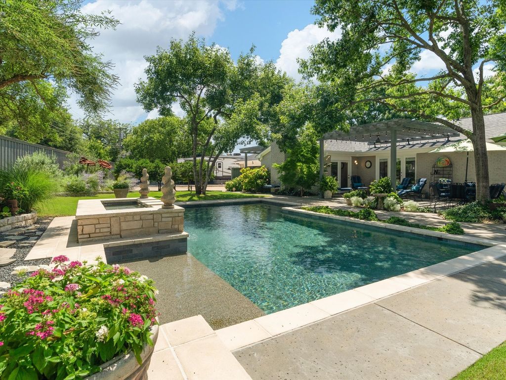 4220 Beaver Brook Place, Dallas, TX 75229