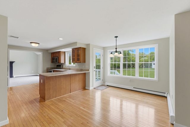 10 Wilson Drive, Uxbridge, MA 01569