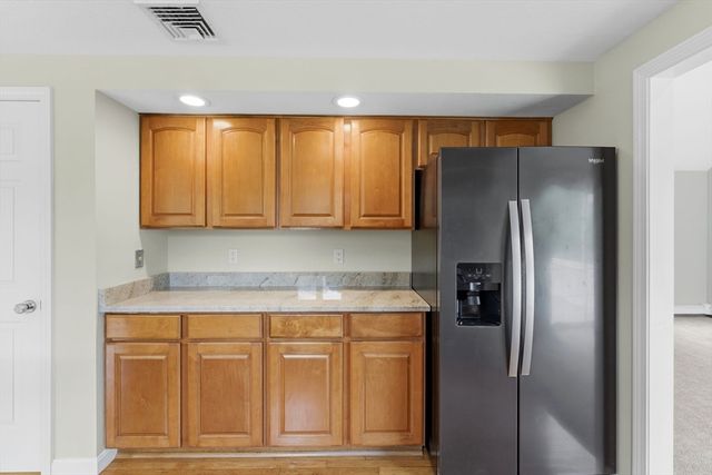 10 Wilson Drive, Uxbridge, MA 01569
