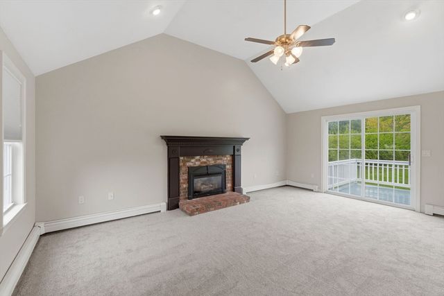 10 Wilson Drive, Uxbridge, MA 01569