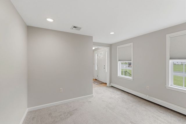 10 Wilson Drive, Uxbridge, MA 01569