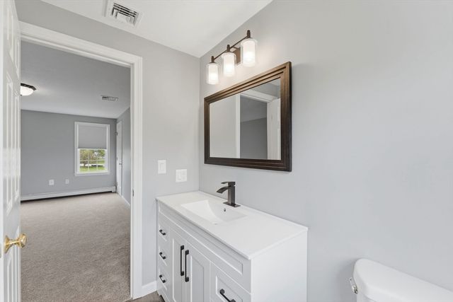 10 Wilson Drive, Uxbridge, MA 01569