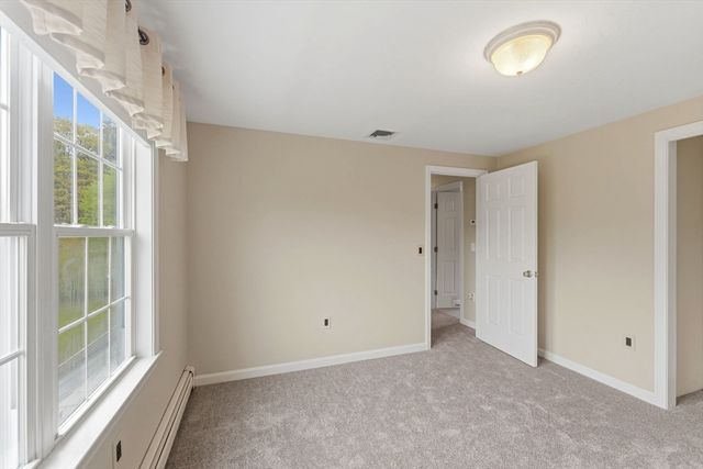 10 Wilson Drive, Uxbridge, MA 01569