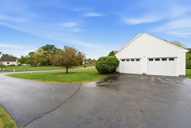 10 Wilson Drive, Uxbridge, MA 01569