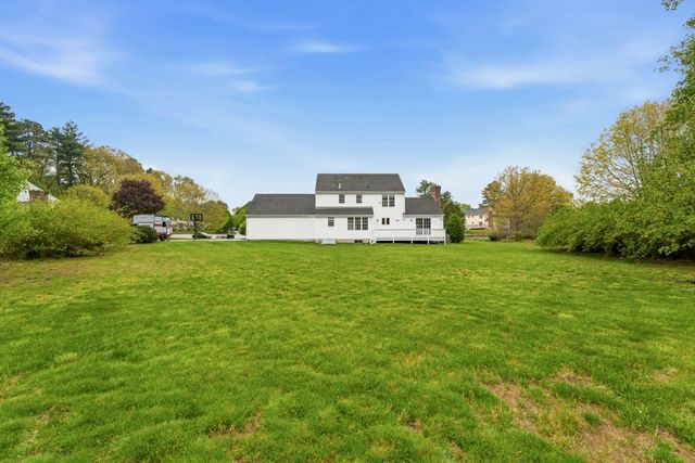 10 Wilson Drive, Uxbridge, MA 01569