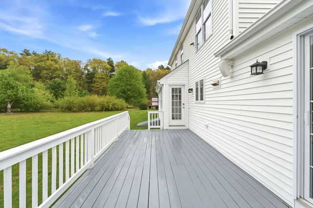 10 Wilson Drive, Uxbridge, MA 01569