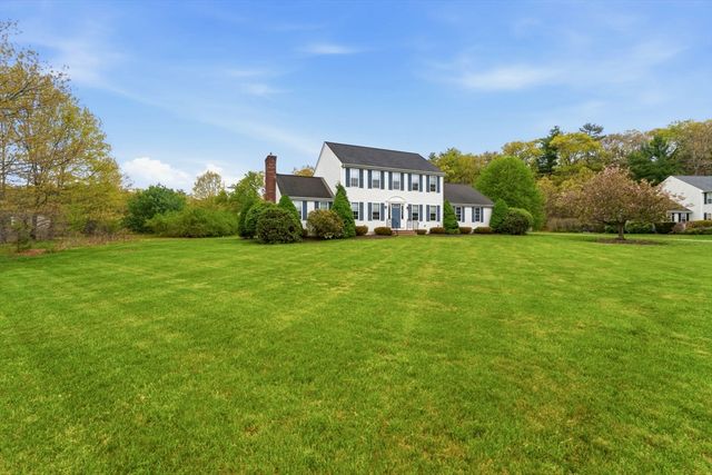 10 Wilson Drive, Uxbridge, MA 01569