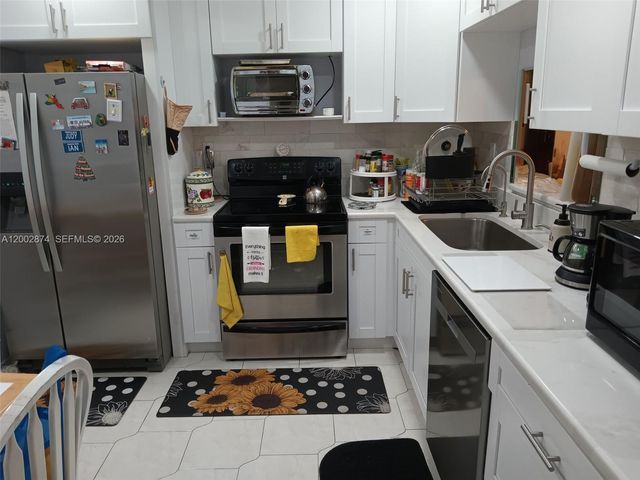 6301 N University Dr 202, Tamarac, FL 33321