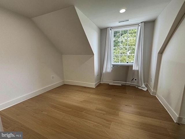 400 COUNTY LINE RD, Chalfont, PA 18914