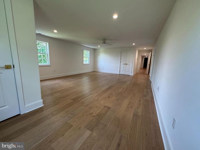 400 COUNTY LINE RD, Chalfont, PA 18914