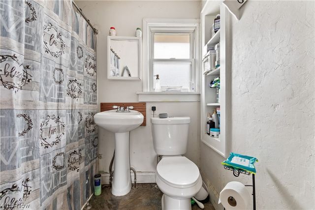 38 Walnut Court, Mogadore, OH 44260