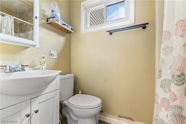 38 Walnut Court, Mogadore, OH 44260