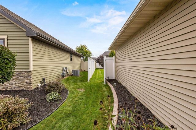 2927 GARDENIA DRIVE, Appleton, WI 54913