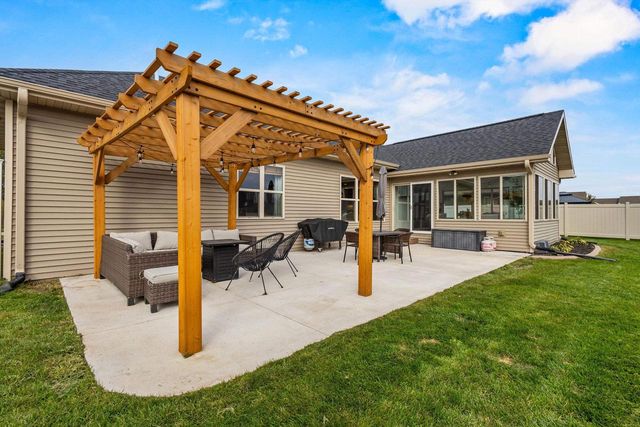 2927 GARDENIA DRIVE, Appleton, WI 54913