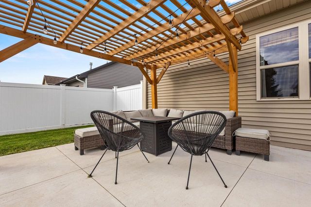 2927 GARDENIA DRIVE, Appleton, WI 54913