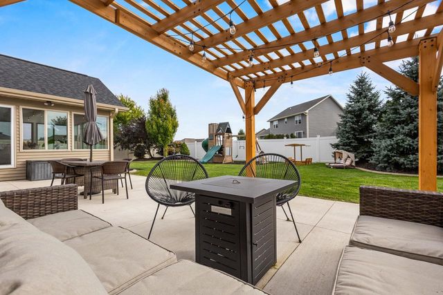 2927 GARDENIA DRIVE, Appleton, WI 54913