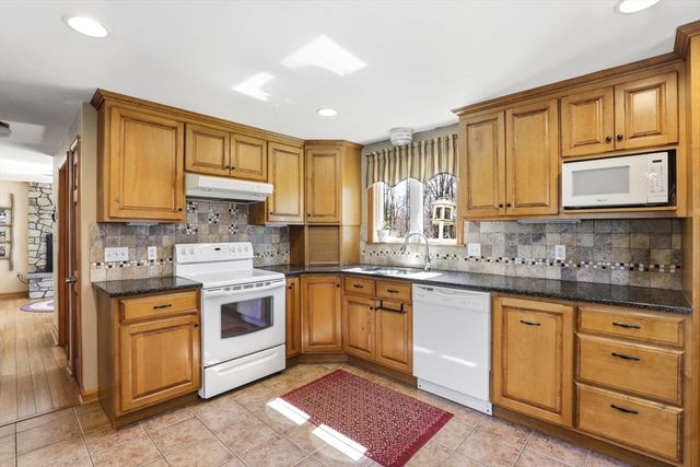 254 Handy St, Attleboro, MA 02702