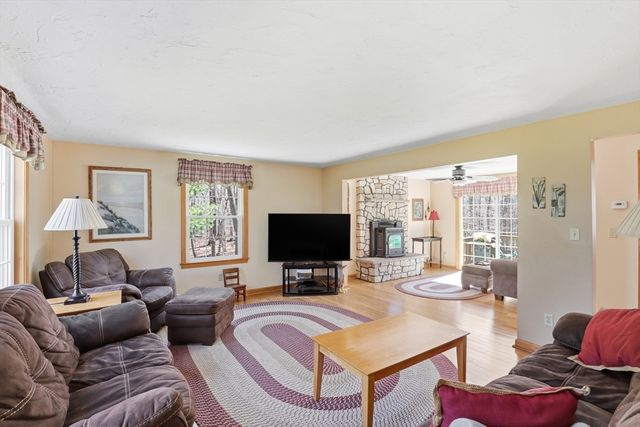 254 Handy St, Attleboro, MA 02702