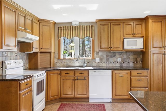 254 Handy St, Attleboro, MA 02702