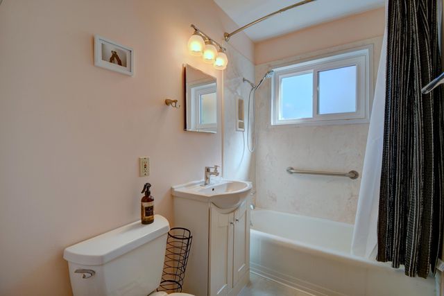 3121 Madeira Drive NE, Albuquerque, NM 87110