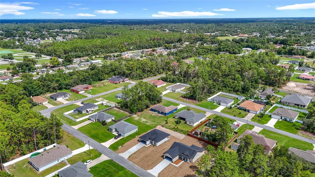 Image 4 of property listing at 4416 SW 150TH PLACE, Ocala, FL 34473