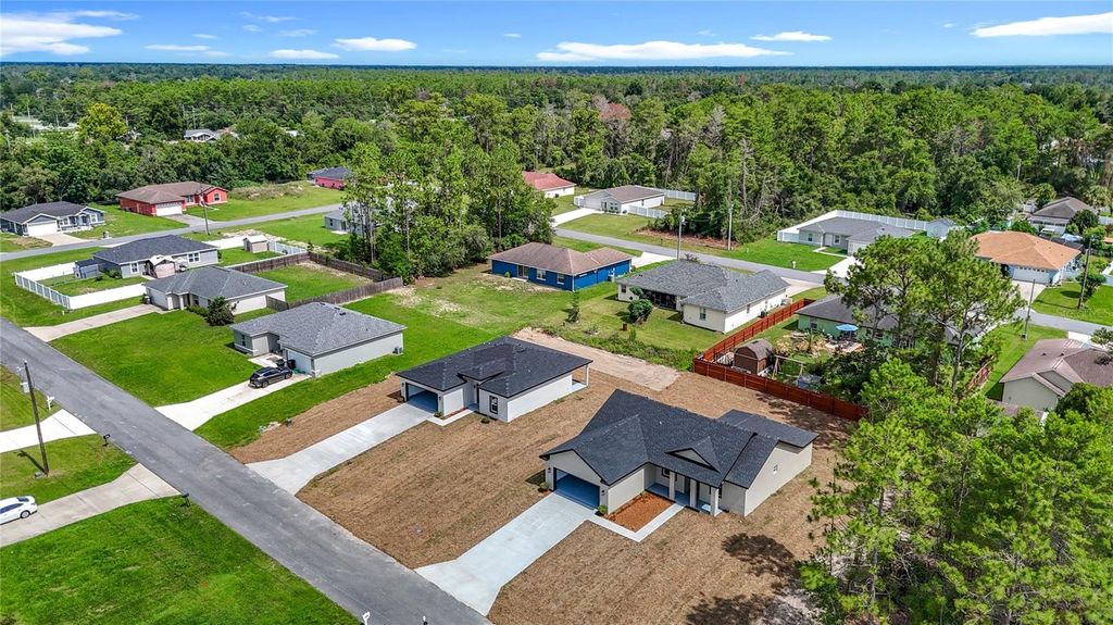 Image 6 of property listing at 4416 SW 150TH PLACE, Ocala, FL 34473