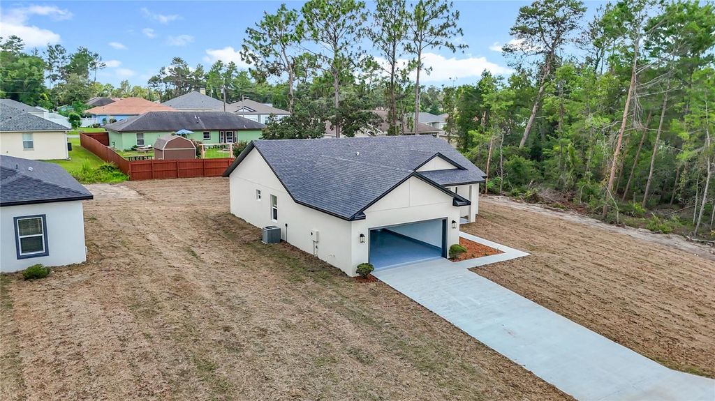 Image 10 of property listing at 4416 SW 150TH PLACE, Ocala, FL 34473