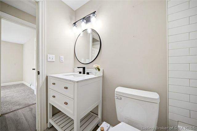 225 W Carter Avenue, Clarksville, IN 47129