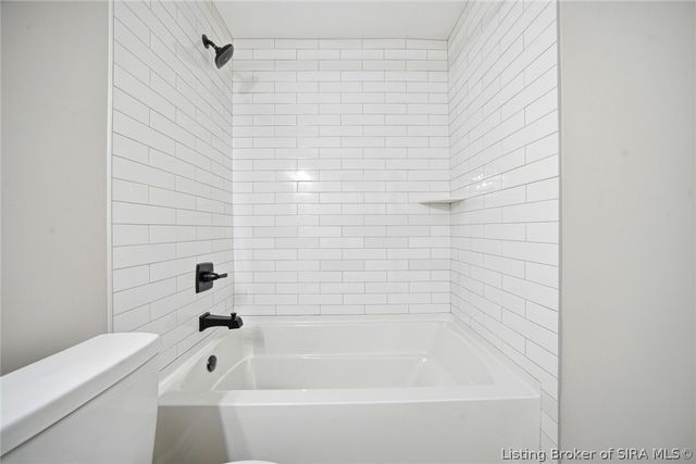 225 W Carter Avenue, Clarksville, IN 47129