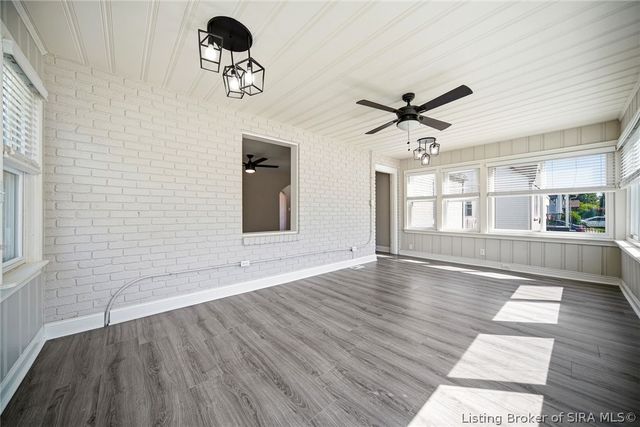 225 W Carter Avenue, Clarksville, IN 47129