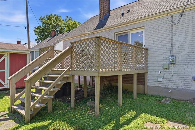 225 W Carter Avenue, Clarksville, IN 47129