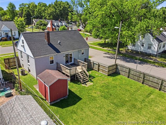 225 W Carter Avenue, Clarksville, IN 47129