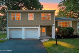 17 Meredith Road, Edison, NJ 08817