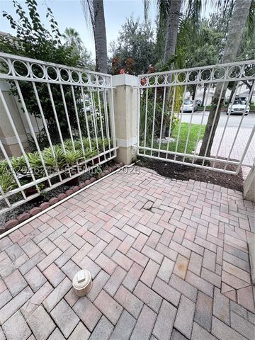 2297 NW 171st Ter, Pembroke Pines, FL 33028