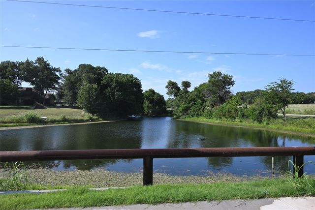 5004 Bluegrass Lane, Azle, TX 76020