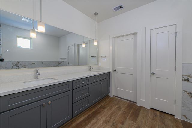 879 Rachel Street B, Houston, TX 77091
