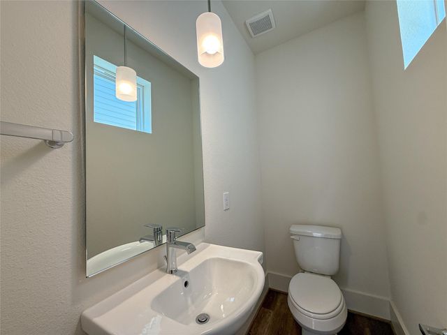 879 Rachel Street B, Houston, TX 77091