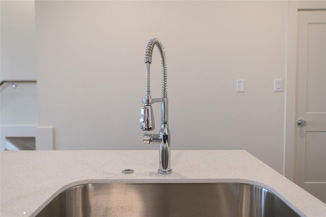 879 Rachel Street B, Houston, TX 77091